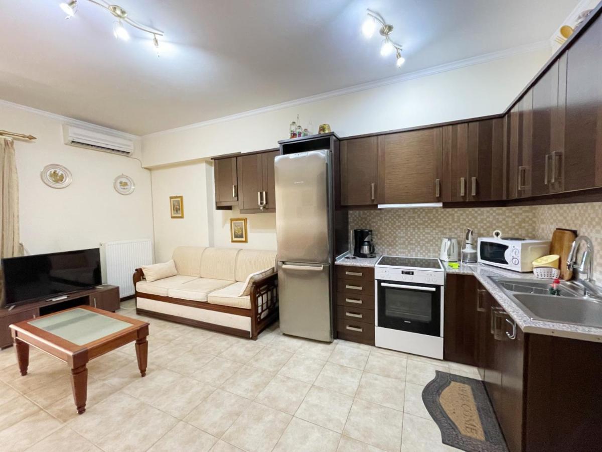 Zeta'S Apartment In ナフプリオ エクステリア 写真