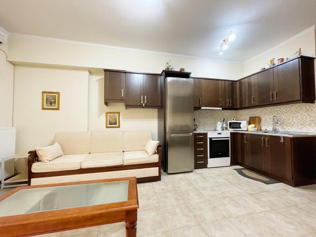 Zeta'S Apartment In ナフプリオ エクステリア 写真